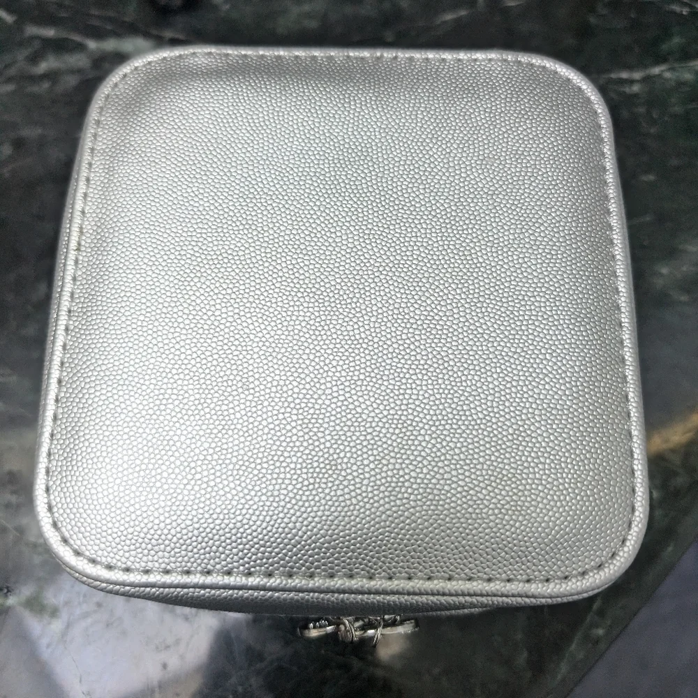 La Prairie Silver Square Cosmetic Case